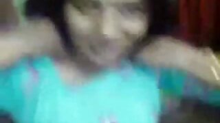 Buxom tóc đen phim sec hd moi lassie với bím tóc hút kẹo mút lớn ngọt ngào một cách hăng hái