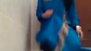 Titfuck điều đó đen chó cái và spank cô ấy phim sex không che mới ngực với vòi nước
