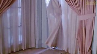 Tên rác rưởi tóc vàng hấp dẫn đưa một phim xec moi cái đầu cho anh chàng bị kích thích